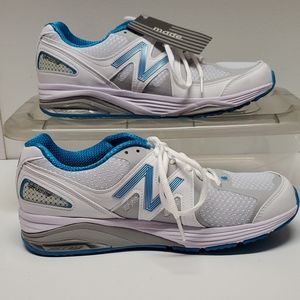 Women's New Balance 1540V2, size 8.5B, roll bar
